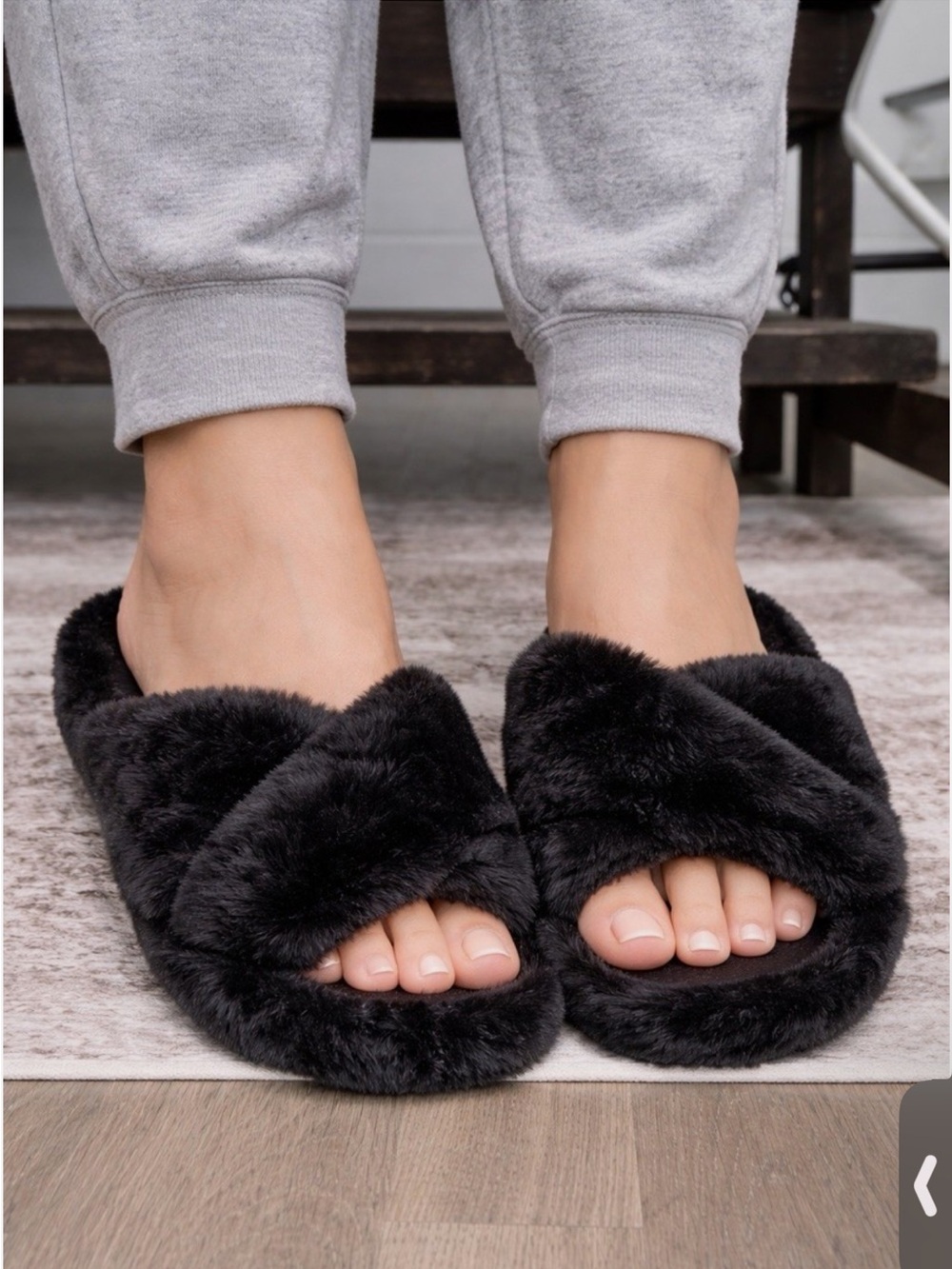 SOMA Plush Faux Fur Cross-Band Slippers in Black Size M — NWT